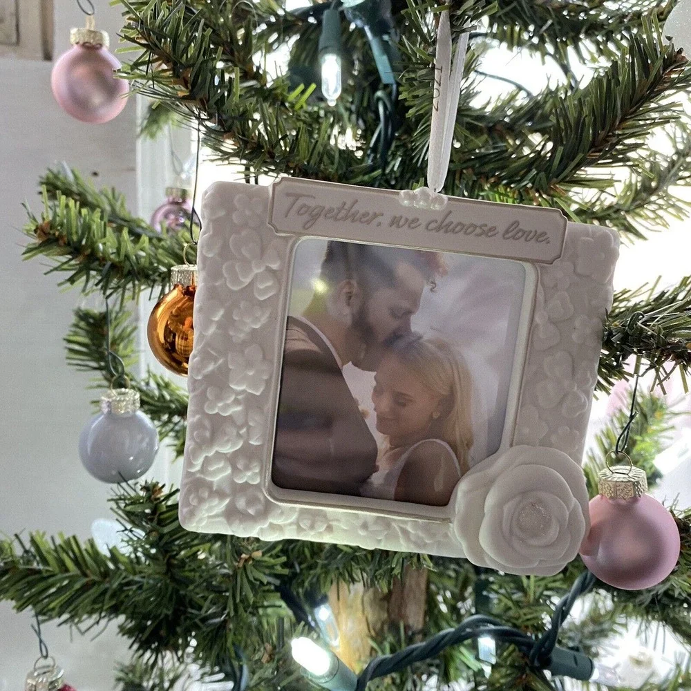 Hallmark Keepsake Christmas Ornament We Choose Love Photo Frame 2021 New In Box - Picture 2 of 11